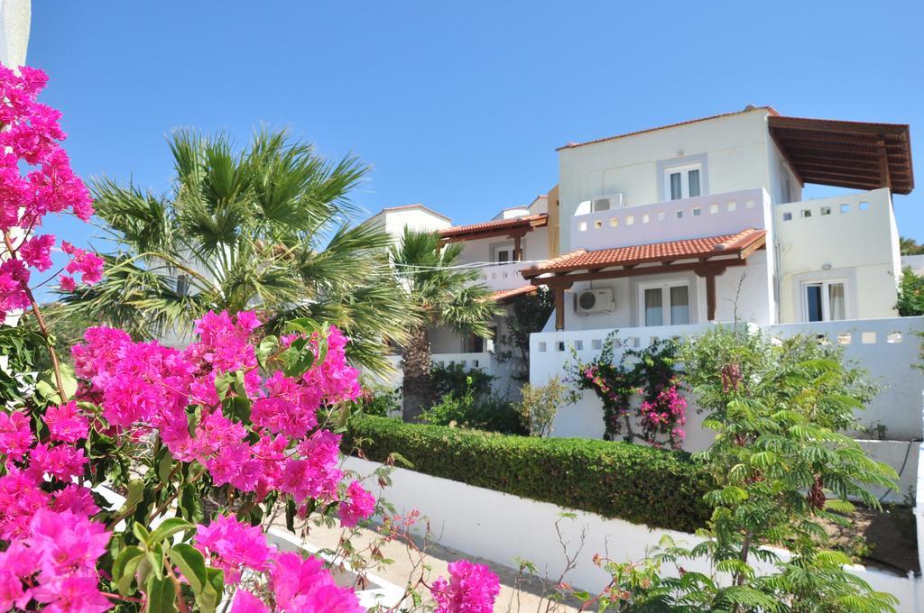 Castri Village Hotel 팔레카스트론 외부 사진